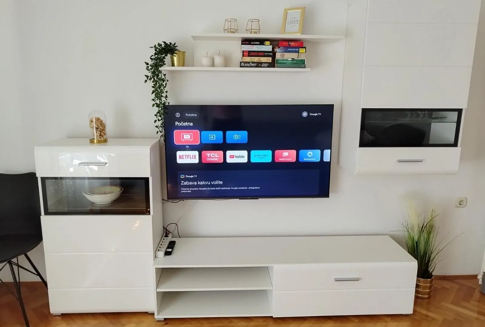 Antemma Apartment 普拉