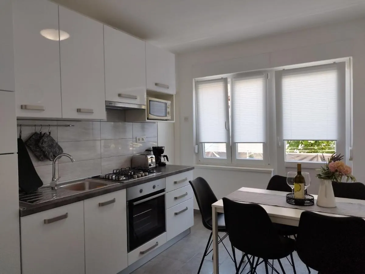 Antemma Apartment Pula 0*,  Croatia
